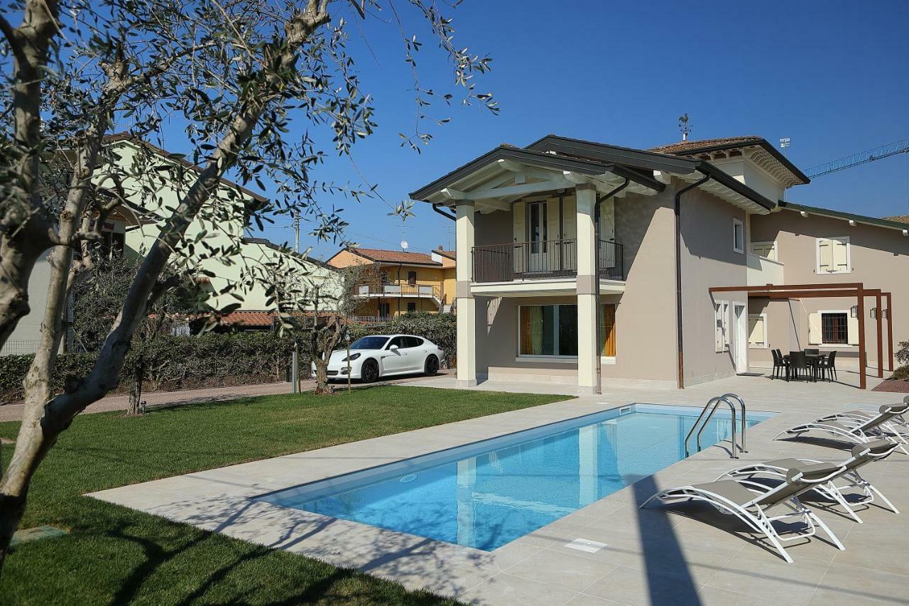 Villa Zarina - Up To 12 People Peschiera del Garda Eksteriør billede